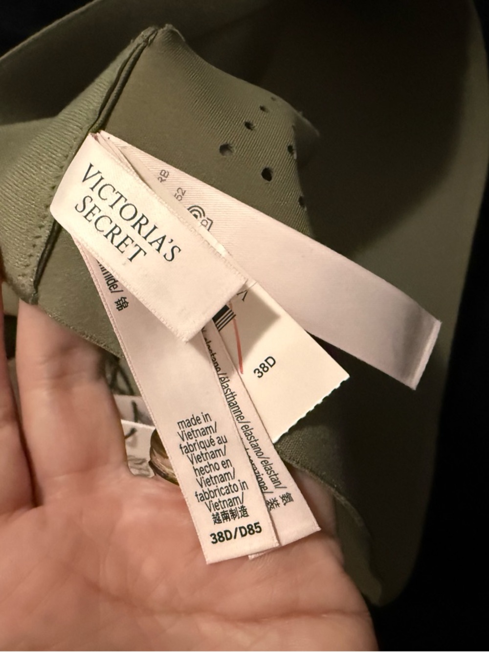 Victoria’s Secret Featherweight Max Sports - Picture 5 of 6